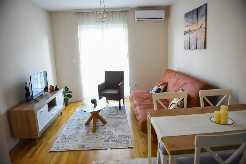 Rent, one bedroom apartment, 40m², Pobrežje, Podgorica