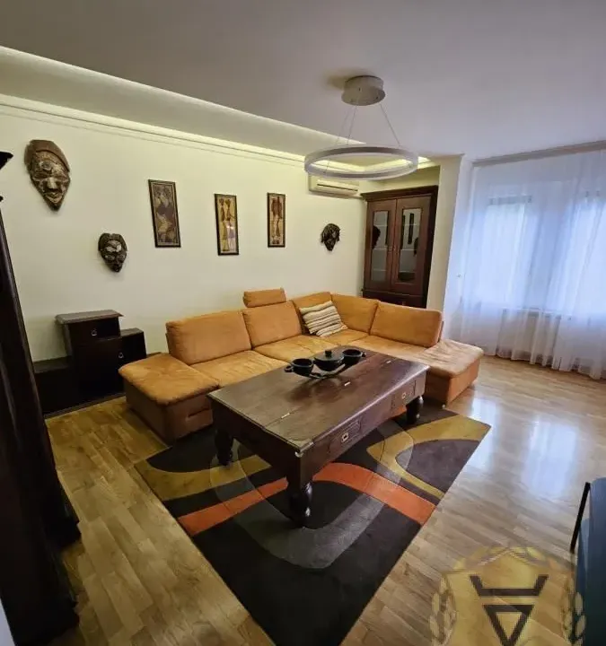 Izdavanje, trosoban stan, 80m², Stari Grad, Beograd