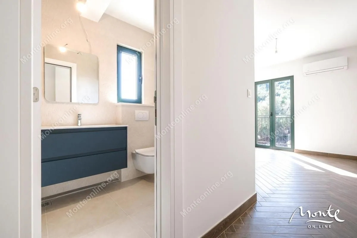 Prodaja, trosoban stan, 96m², Krašići, Tivat