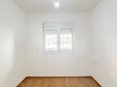 Prodaja, jednosoban stan, 46m², Stari Aerodrom, Podgorica - image 4