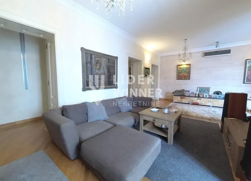 Prodaja, četvorosoban stan, 190m², Vračar Hram, Vračar Sve Podlokacije