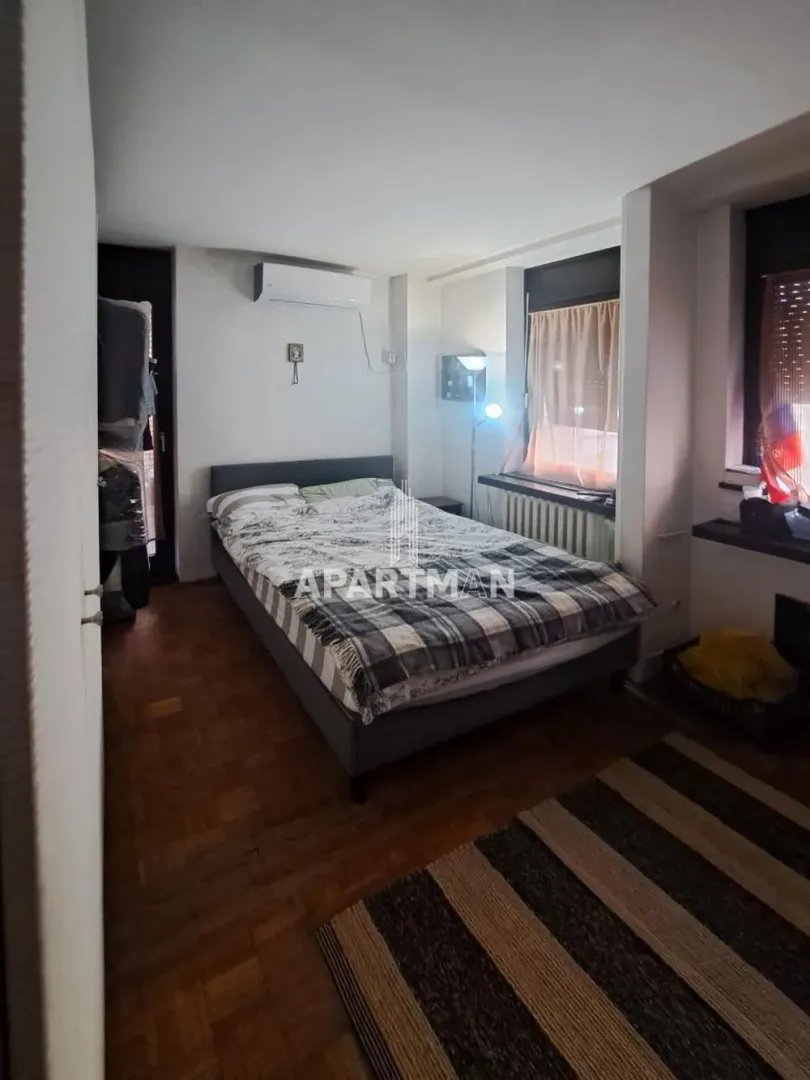 Prodaja, četvorosoban stan, 109m², Vračar Sve Podlokacije, Beograd