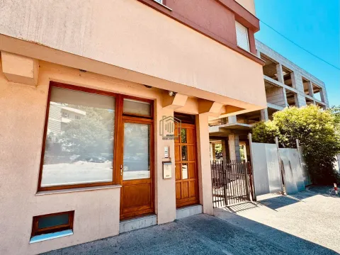 Rent, office space, 25m², Podgorica, Crna Gora - image 1