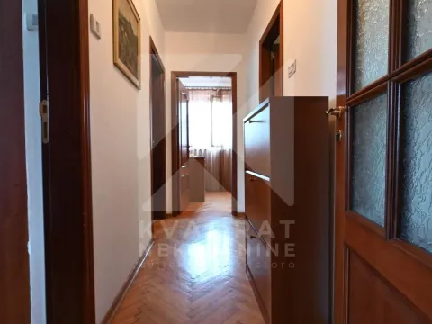 Izdavanje, trosoban stan, 86m², Centar, Podgorica - image 9