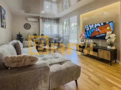 Izdavanje, dvosoban stan, 64m², Tivat, Crna Gora - image 1