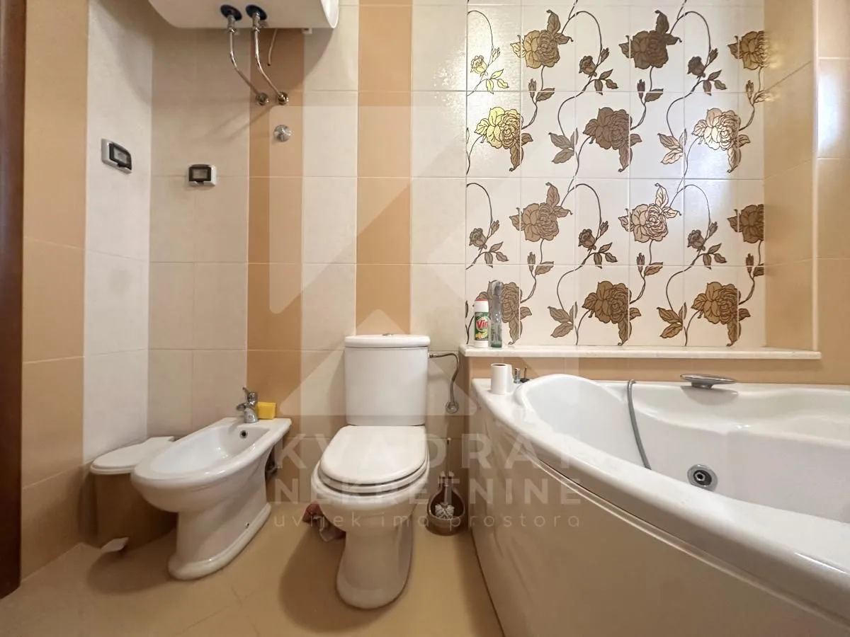 Rent, house, 326m², Stari Aerodrom, Podgorica