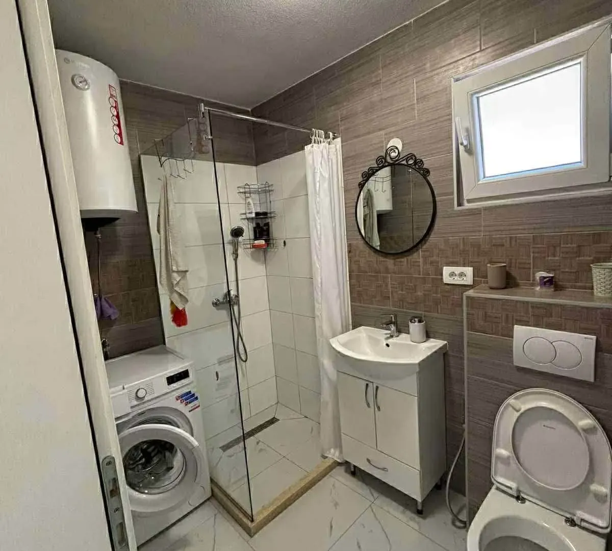 Izdavanje, dvosoban stan, 67m², Bjeliši, Bar
