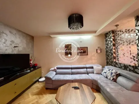 Sale, three bedroom apartment, 71m², Centar, Kragujevac