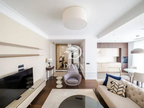 Izdavanje, trosoban stan, 88m², Savski Venac, Beograd - image 4