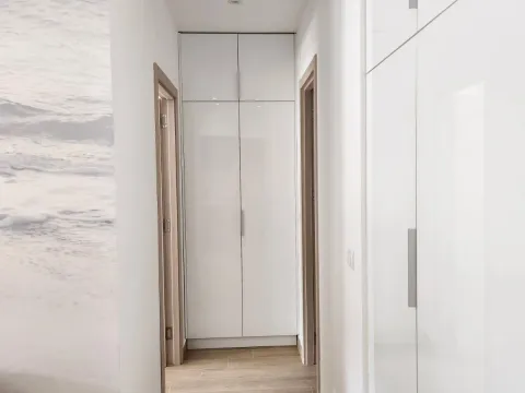 Izdavanje, garsonjera, 47m², Bečići, Budva - image 8