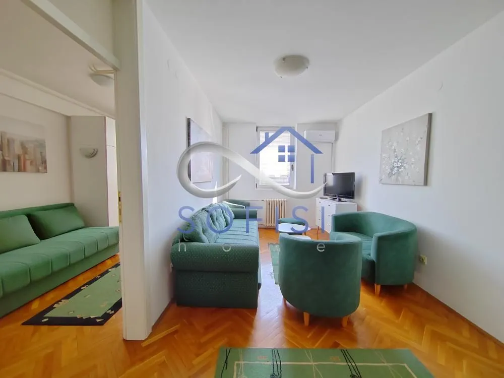 Izdavanje, jednosoban stan, 35m², Bulevar Oslobodjenja, Novi Sad Sve Podlokacije