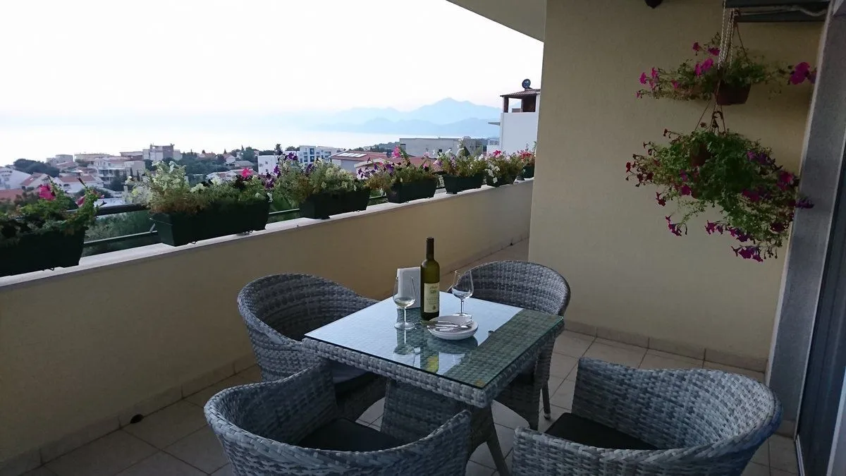 Sale, house, 330m², Utjeha, Bar