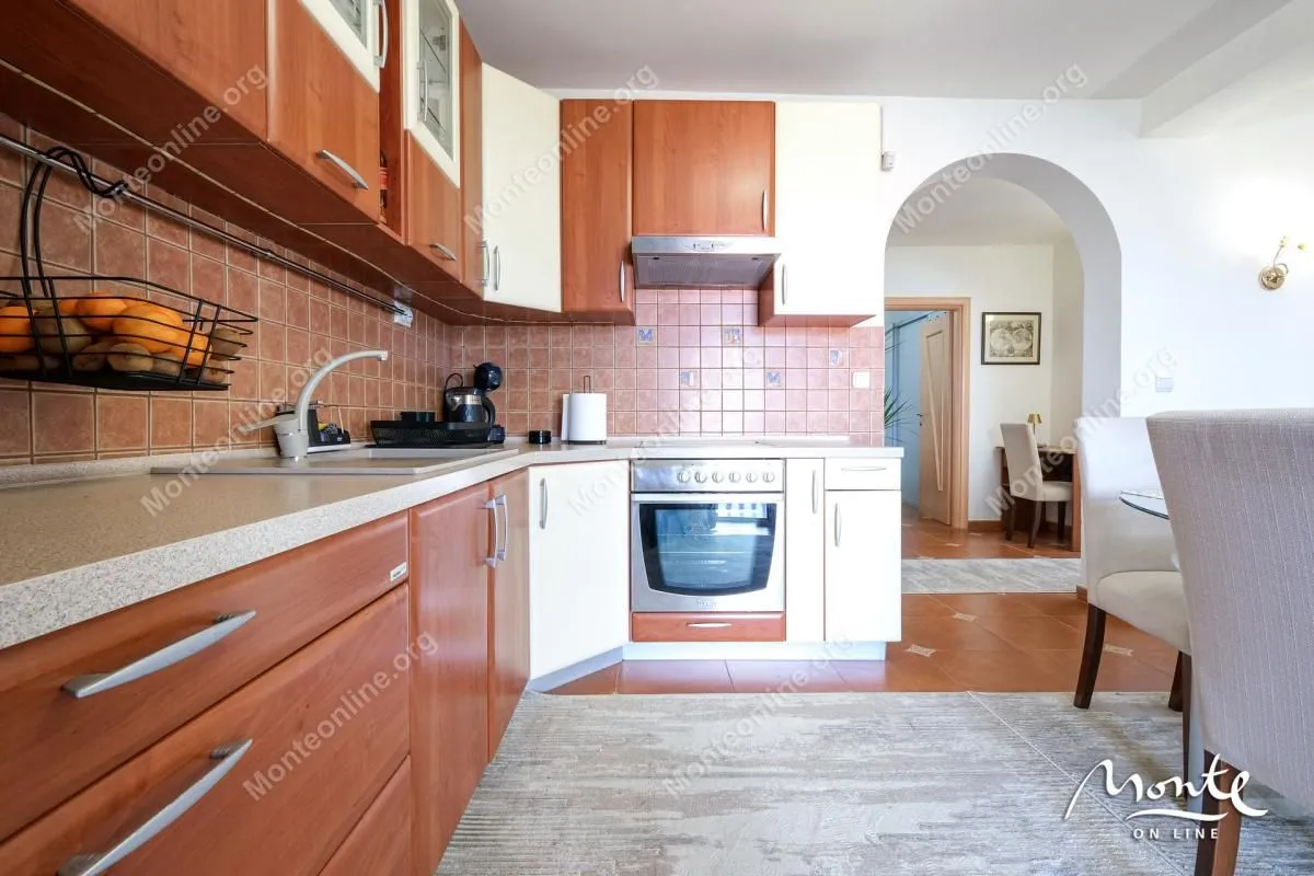 Prodaja, kuća, 210m², Krašići, Tivat