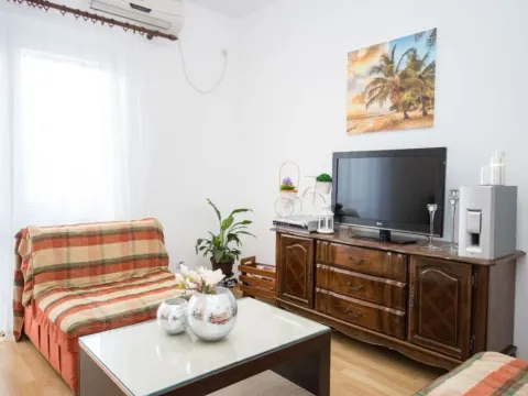 Stan na dan, jednosoban stan, 50m2, Topolica, Bar Stan na dan, jednosoban stan, 50m2, Topolica, Bar
