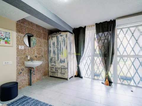 Prodaja, poslovni prostor, 1000m², Bečići, Budva - image 28