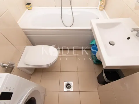 Izdavanje, jednosoban stan, 52m², Blok 6, Podgorica - image 9