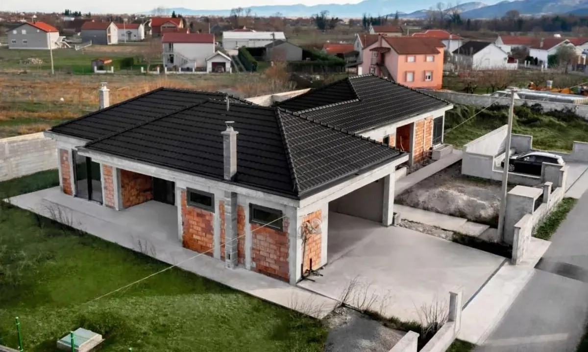 Sale, house, 259m², Donji Kokoti, Podgorica