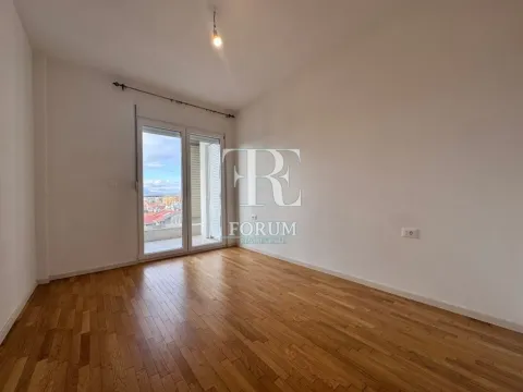 Izdavanje, dvosoban stan, 70m², Stari Aerodrom, Podgorica - image 2