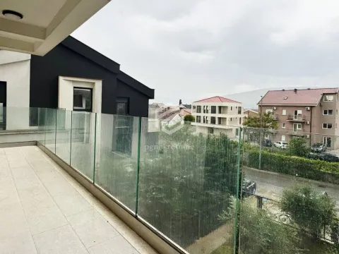 Rent, two bedroom apartment, 100m², Dalmatinska ulica, Podgorica - image 20