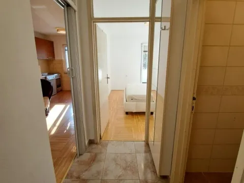 Rent, one bedroom apartment, 40m², Preko Morače, Podgorica - image 11