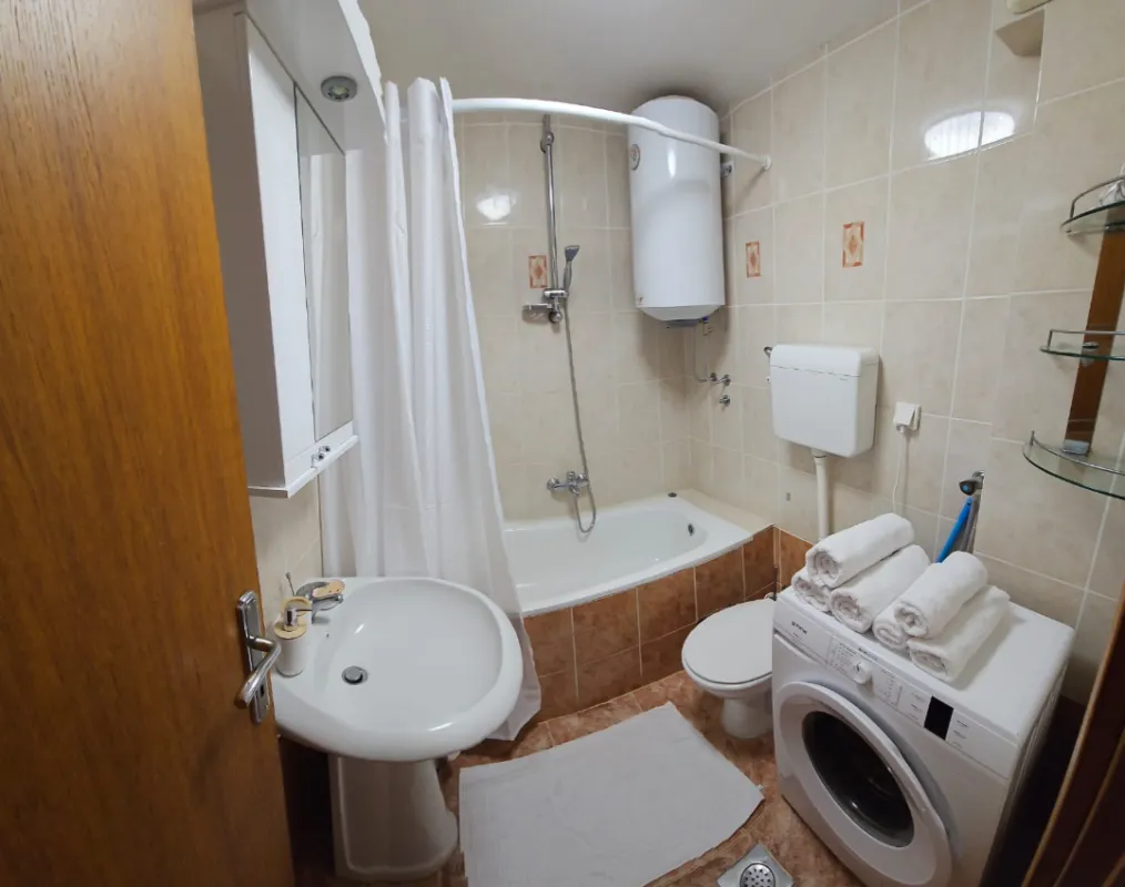 Sale, two bedroom apartment, 62m², Bečići, Budva