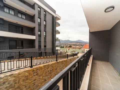 Izdavanje, dvosoban stan, 60m², Gorica C, Podgorica - image 6