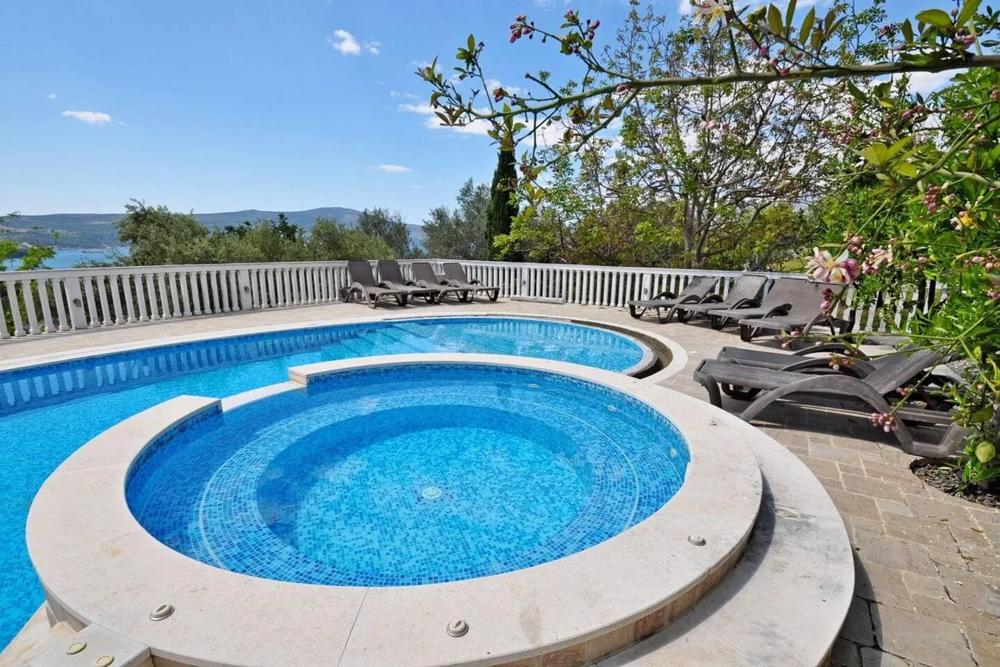 Prodaja, kuća, 350m², Tivat, Crna Gora