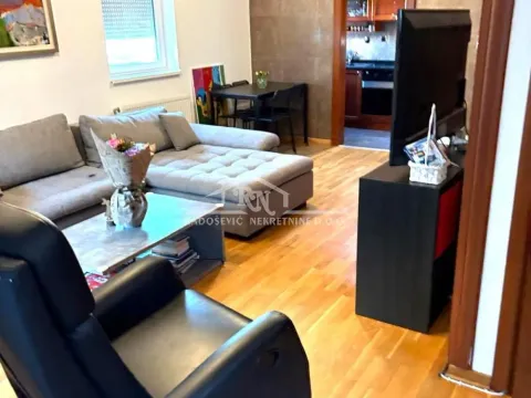 Prodaja, četvorosoban stan, 95m², Skojevsko Naselje, Beograd - image 2