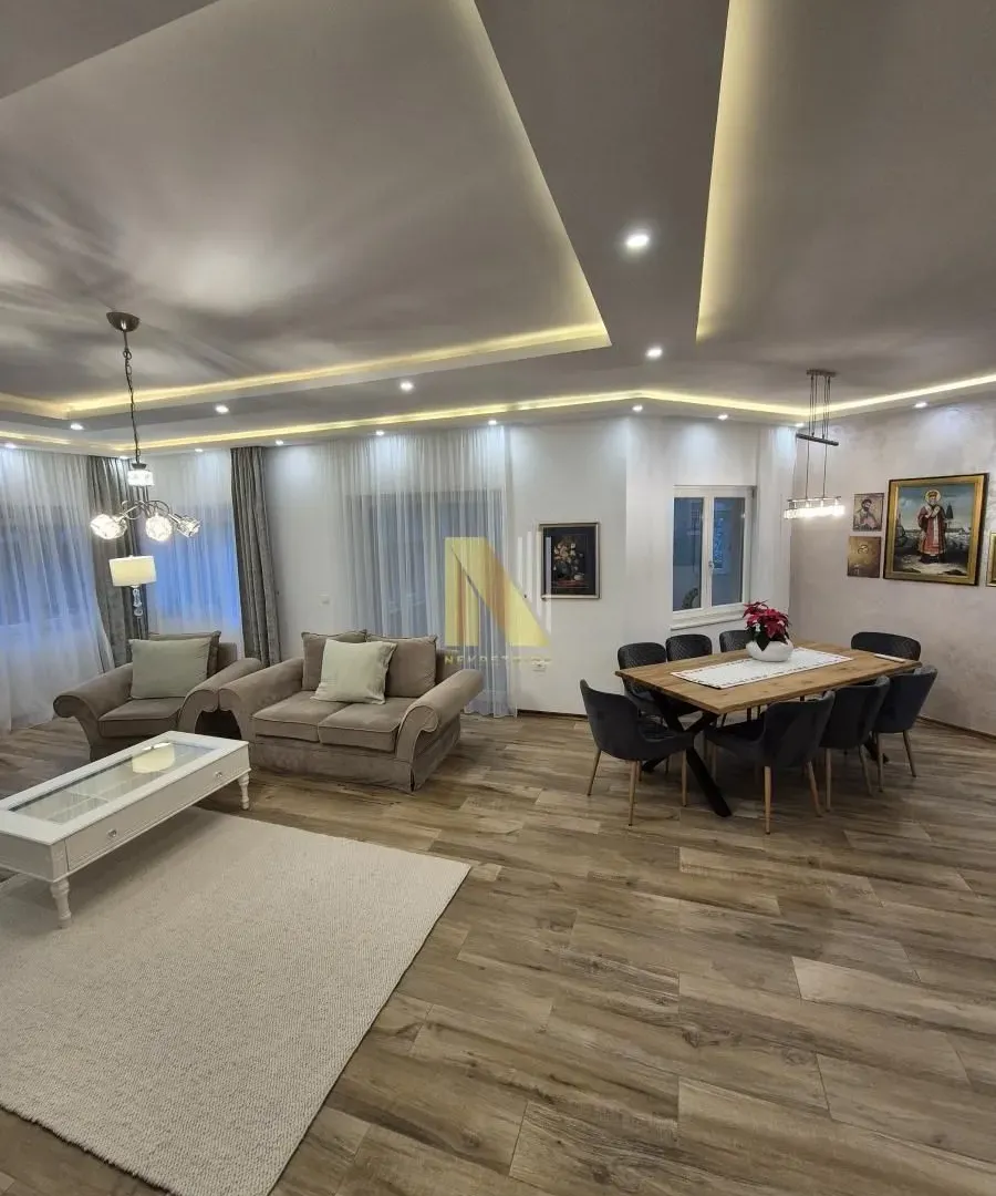 Prodaja, kuća, 550m², Sremska Kamenica, Petrovaradin