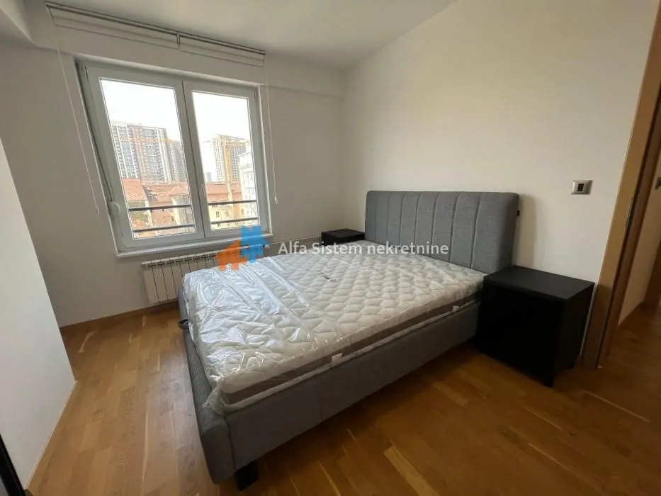 Izdavanje, četvorosoban stan, 100m², Sarajevska, Beograd