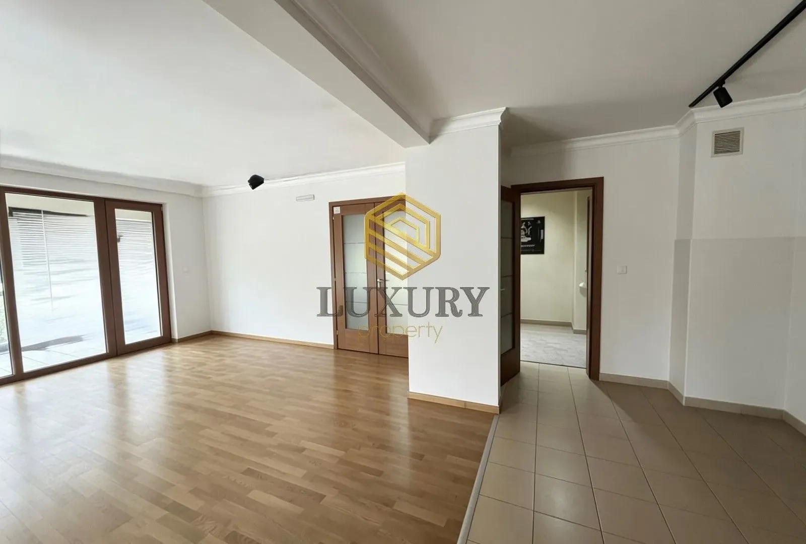 Prodaja, trosoban stan, 120m², Tološka šuma, Podgorica