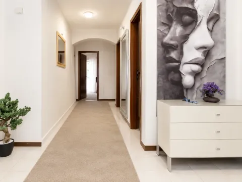 Rent, three bedroom apartment, 200m², Gorica C, Podgorica - image 8