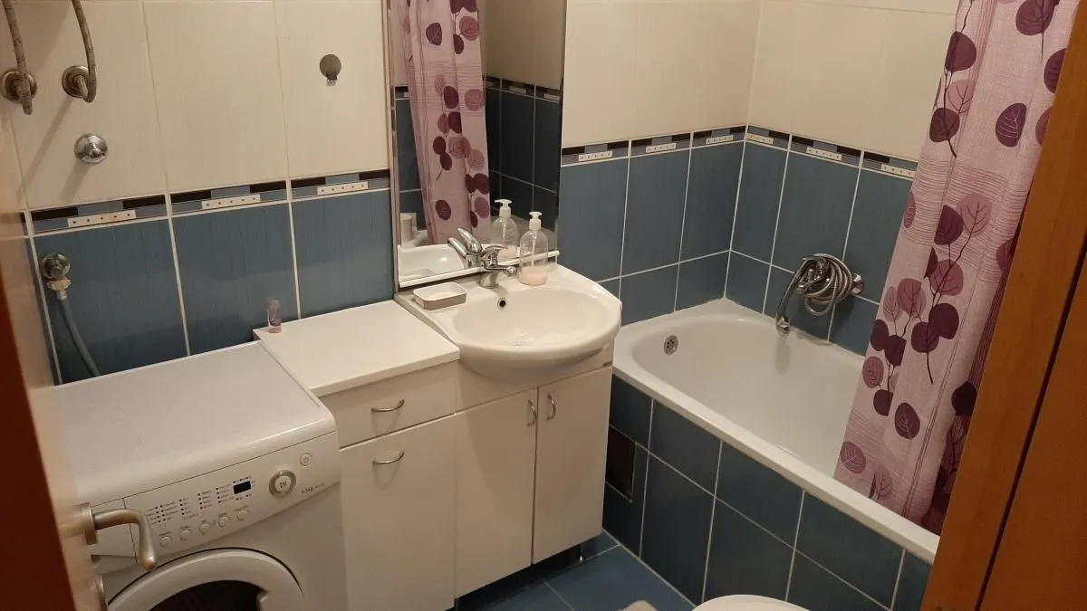 Izdavanje, jednosoban stan, 37m², Centar, Novi Sad