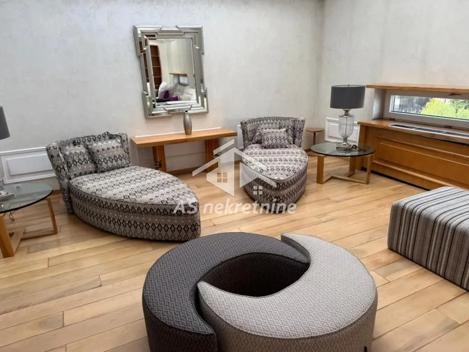 Rent, four bedroom apartment, 250m², Slavija, Vračar Sve Podlokacije