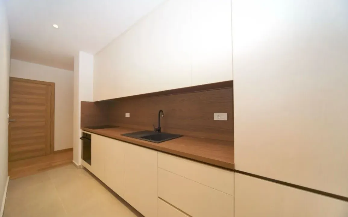 Izdavanje, dvosoban stan, 74m², City Kvart, Podgorica