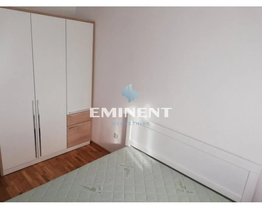 Izdavanje, dvosoban stan, 49m², Hala Pionir, Palilula Sve Podlokacije