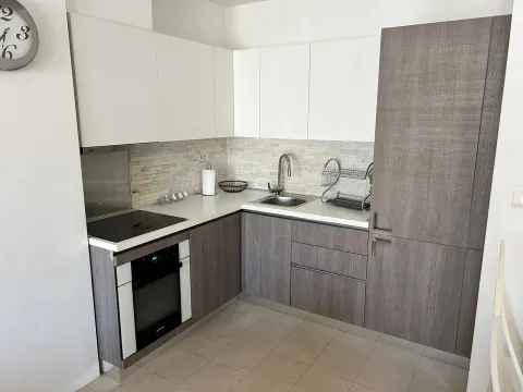 Izdavanje, stan, 50m², Tološka šuma, Podgorica - image 5