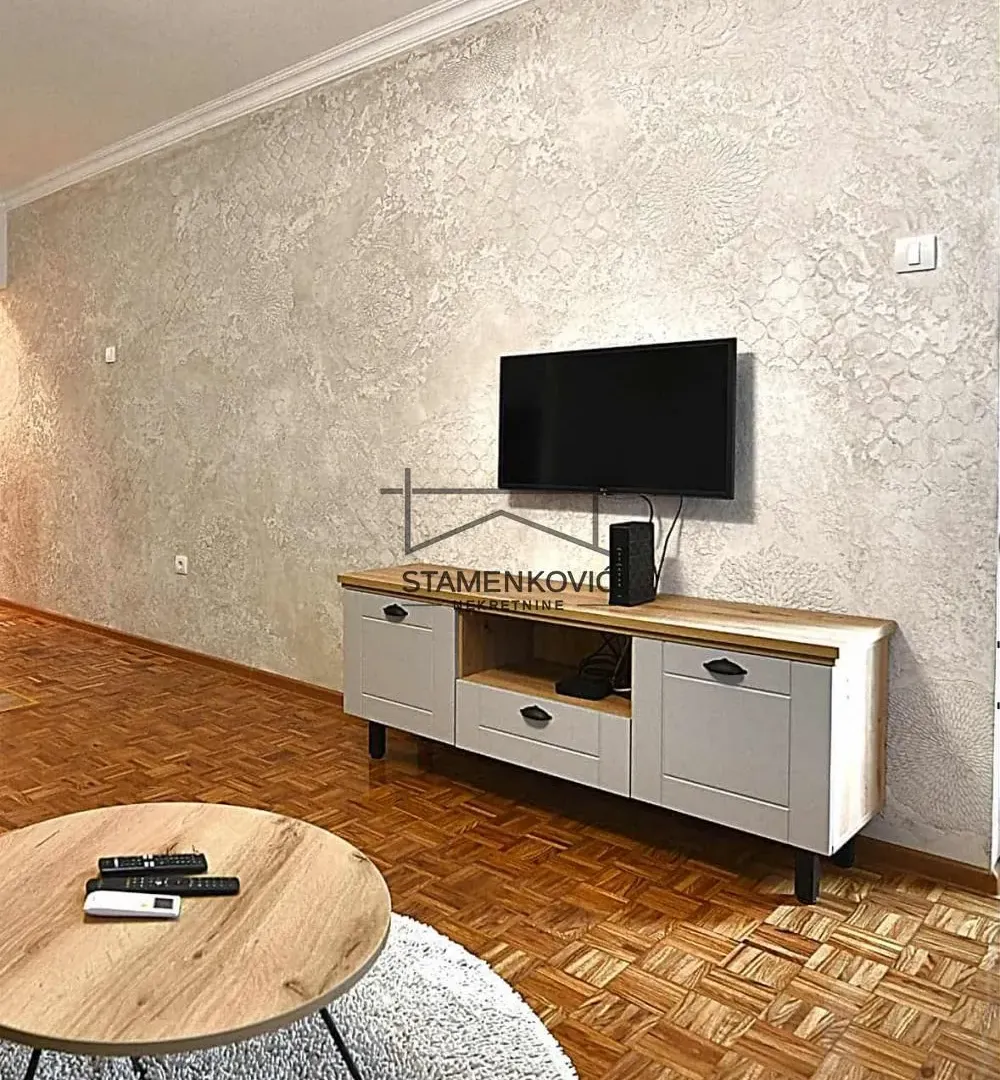 Izdavanje, jednosoban stan, 50m², Podbara, Novi Sad Sve Podlokacije
