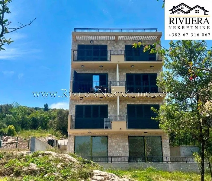 Prodaja, trosoban stan, 104m², Obala Đuraševića, Tivat