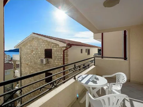 Sale, one bedroom apartment, 36m², Bečići, Budva - image 1