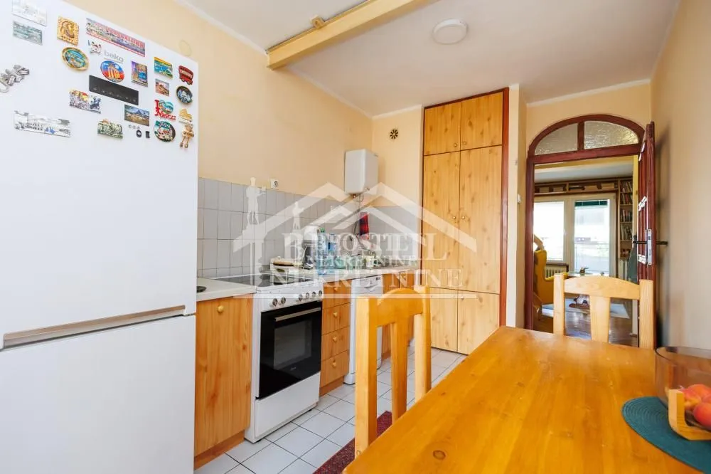 Prodaja, četvorosoban stan, 84m², Gundulićev Venac, Beograd