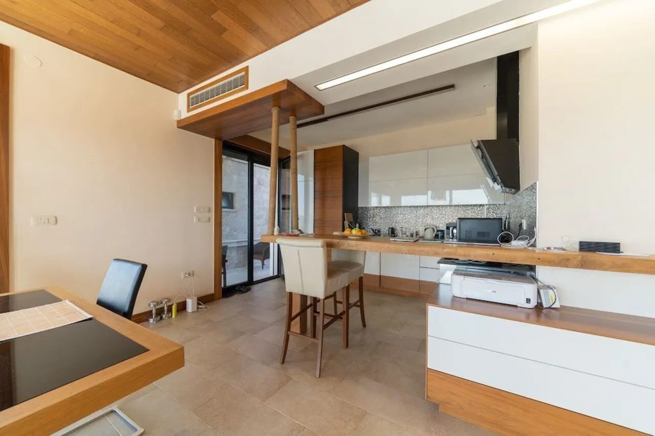 Sale, house, 310m², Dub, Kotor