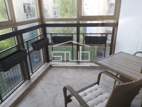 Izdavanje, trosoban stan, 85m², Vračar Centar, Vračar Sve Podlokacije - image 9