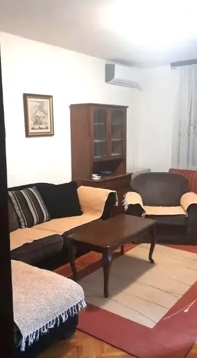 Izdavanje, jednosoban stan, 51m², Blok 6, Podgorica