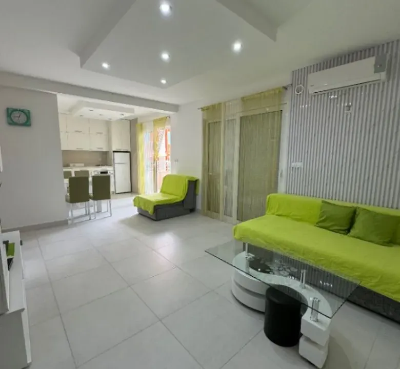 Izdavanje, jednosoban stan, 56m², Bečići, Budva