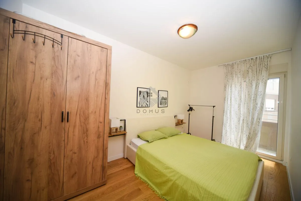 Izdavanje, jednosoban stan, 43m², Central Point, Podgorica