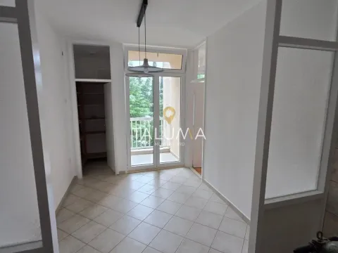 Izdavanje, dvosoban stan, 74m², Tuški Put, Podgorica - image 5