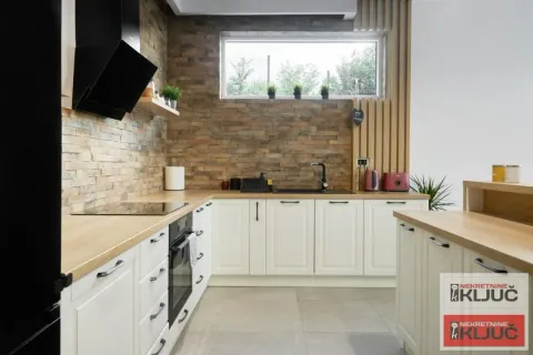 Rent, house, 300m², Sremski Karlovci, Novi Sad - image 11