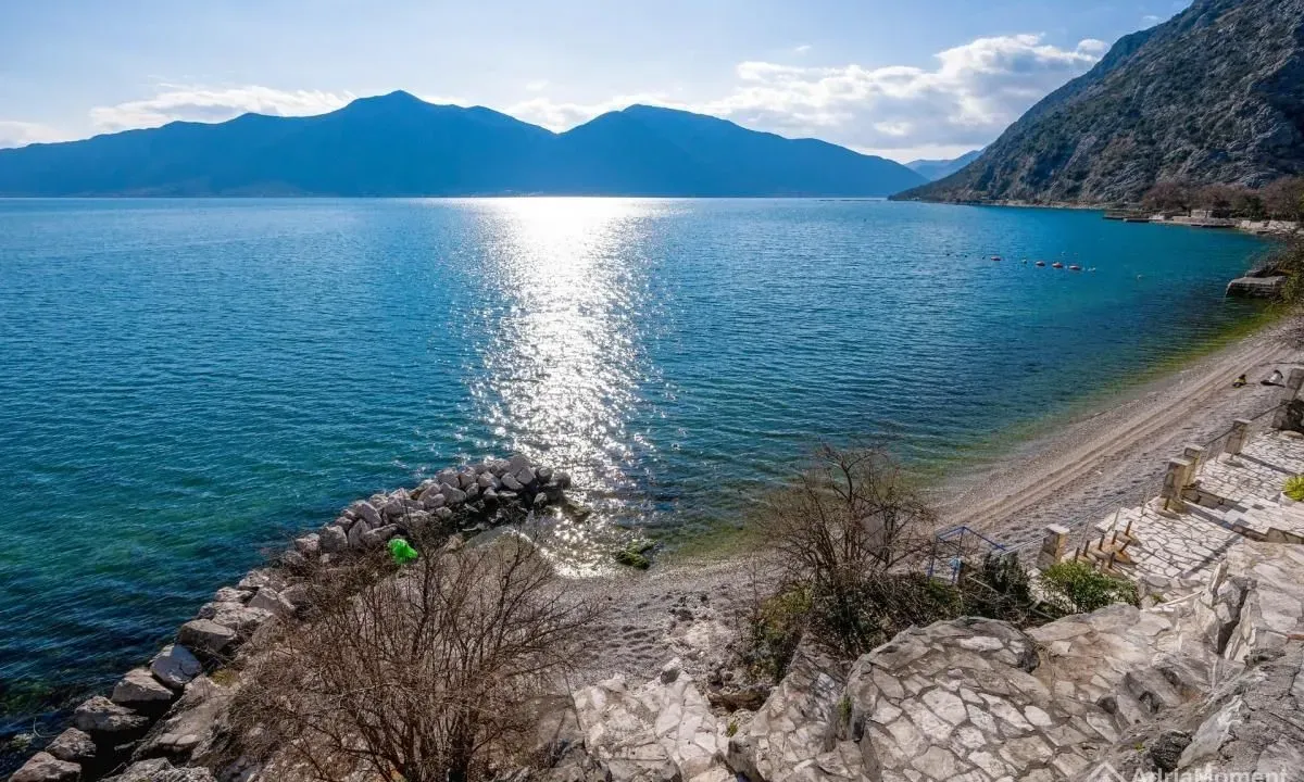 Prodaja, kuća, 500m², Orahovac, Kotor