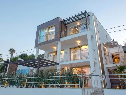 Sale, house, 300m², Krašići, Tivat - image 1